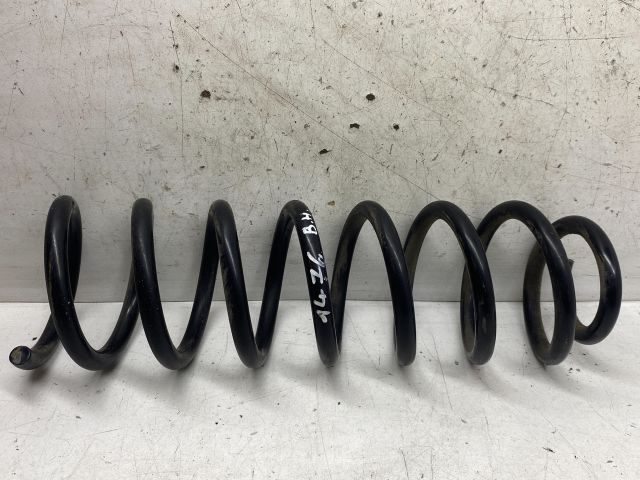 bontott RENAULT FLUENCE Bal hátsó Rugó