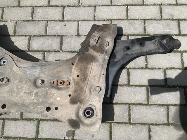 bontott RENAULT FLUENCE Első Bölcső