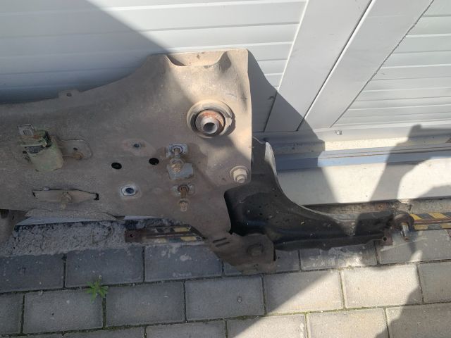 bontott RENAULT FLUENCE Első Bölcső