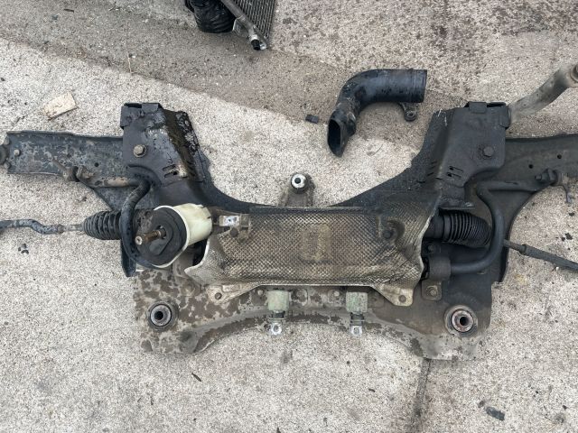 bontott RENAULT FLUENCE Első Bölcső