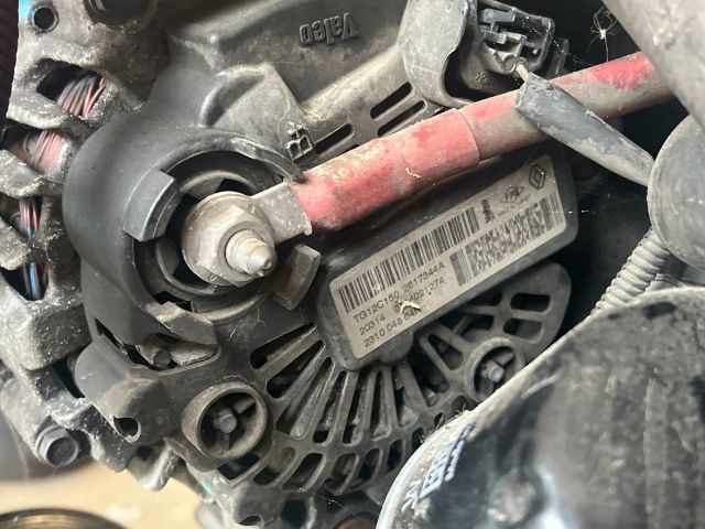 bontott RENAULT FLUENCE Generátor