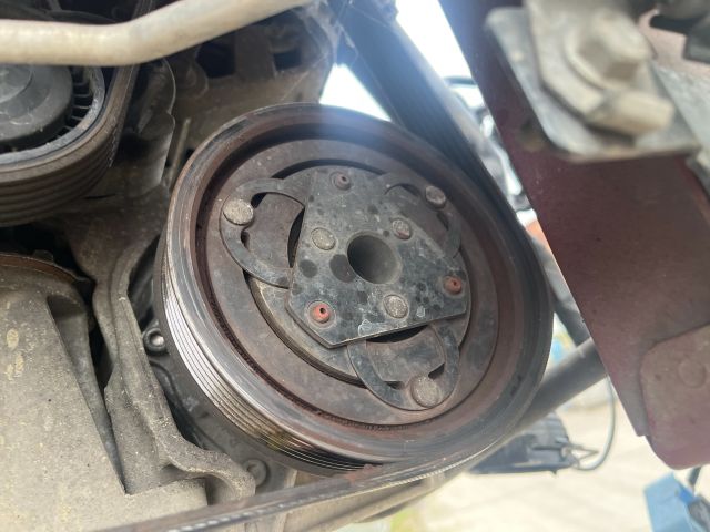 bontott RENAULT FLUENCE Klímakompresszor