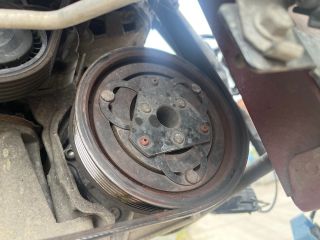 bontott RENAULT FLUENCE Klímakompresszor