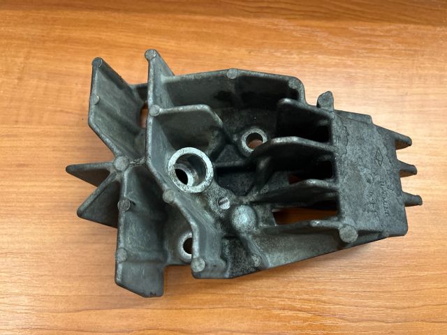 bontott RENAULT FLUENCE Motor Tartó Bak (Fém)