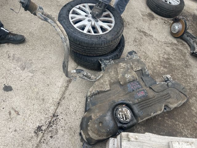 bontott RENAULT FLUENCE Tank