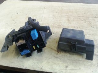 bontott RENAULT FLUENCE Biztosítéktábla Motortér