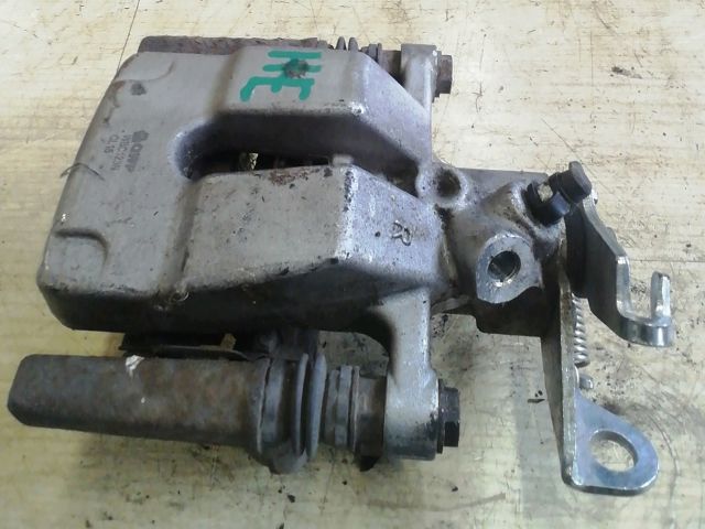 bontott RENAULT FLUENCE Jobb hátsó Féknyereg Munkahengerrel