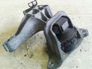 bontott RENAULT FLUENCE Motor Tartó Bak Jobb