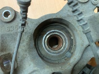 bontott RENAULT FLUENCE Jobb első Csonkállvány Kerékaggyal