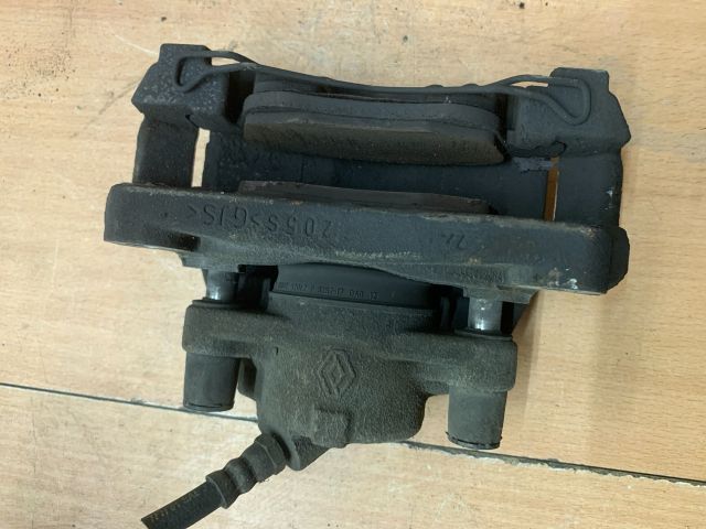 bontott RENAULT FLUENCE Jobb első Féknyereg Munkahengerrel