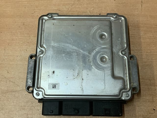 bontott RENAULT FLUENCE Motorvezérlő