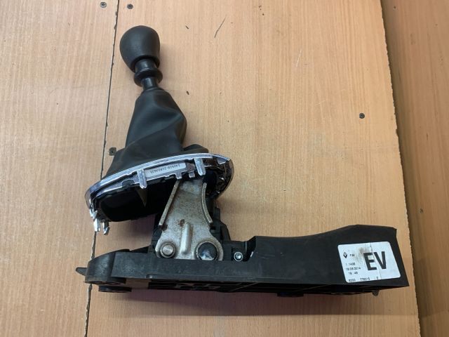 bontott RENAULT FLUENCE Váltó Kulissza