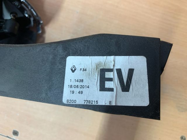 bontott RENAULT FLUENCE Váltó Kulissza