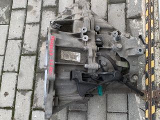 bontott RENAULT FLUENCE Váltó (Mechanikus)