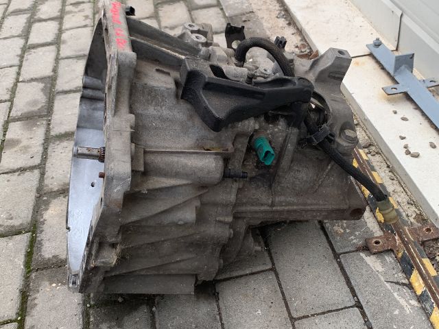 bontott RENAULT FLUENCE Váltó (Mechanikus)