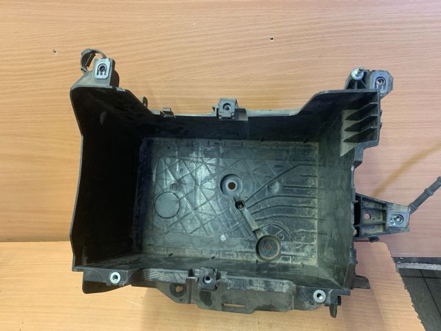 bontott RENAULT FLUENCE Akkumulátor Tartó