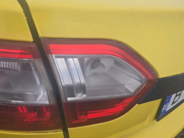 bontott RENAULT FLUENCE Bal Belső Hátsó Lámpa