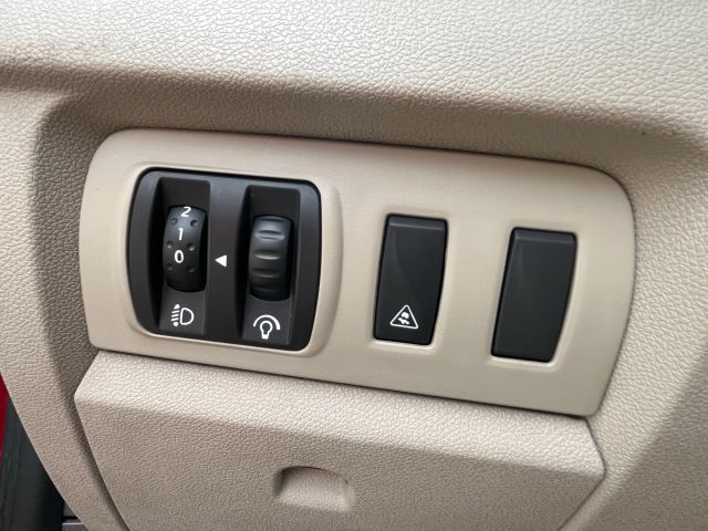 bontott RENAULT FLUENCE Bal C Oszlop Burkolat