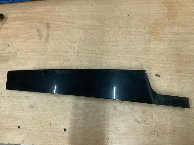 bontott RENAULT FLUENCE Bal első Ajtó Díszléc