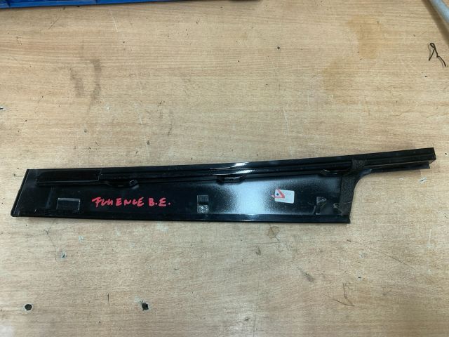 bontott RENAULT FLUENCE Bal első Ajtó Díszléc