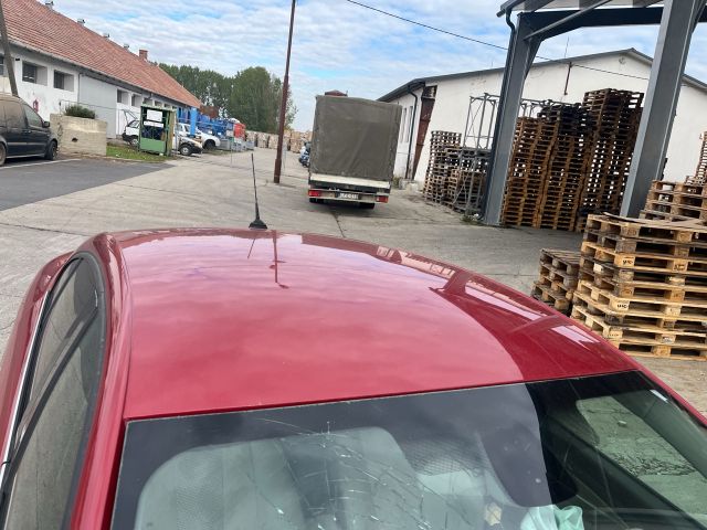 bontott RENAULT FLUENCE Bal első Gumikéder