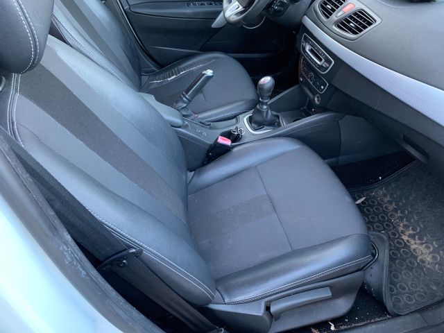 bontott RENAULT FLUENCE Bal hátsó Ajtó Kárpit