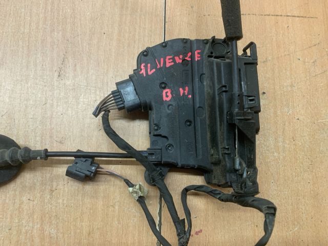 bontott RENAULT FLUENCE Bal hátsó Ajtózár