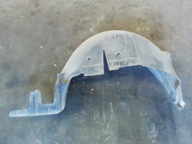 bontott RENAULT FLUENCE Bal hátsó Dobbetét (Kerékjárati, Műanyag)