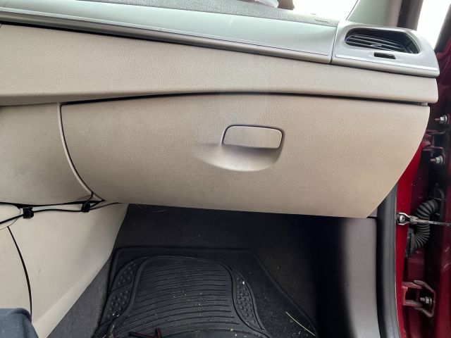 bontott RENAULT FLUENCE Bal hátsó Dobbetét (Kerékjárati, Műanyag)