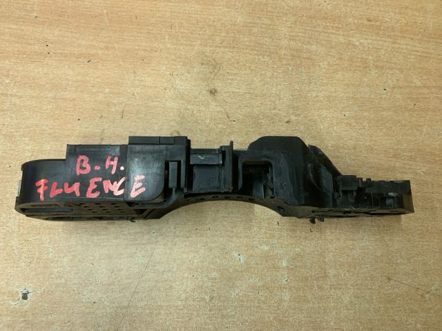 bontott RENAULT FLUENCE Bal hátsó Külső Kilincsfészek