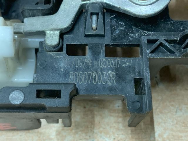 bontott RENAULT FLUENCE Bal hátsó Külső Kilincsfészek