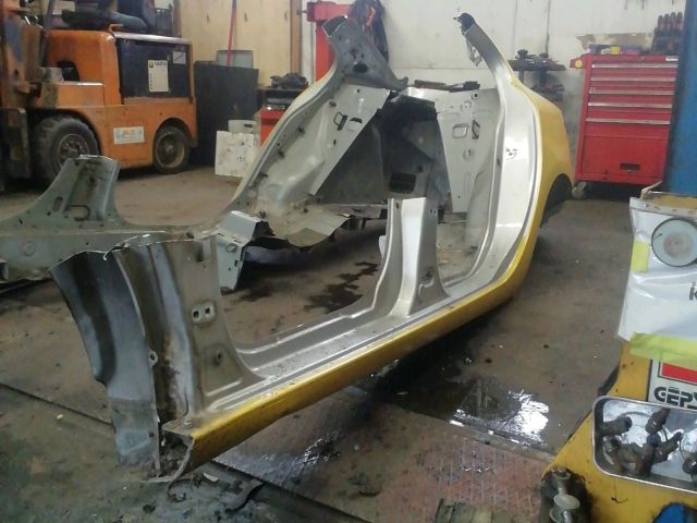 bontott RENAULT FLUENCE Bal hátsó Negyed Karosszéria Csomag