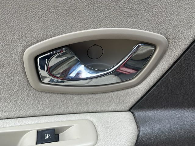 bontott RENAULT FLUENCE Biztosítéktábla Utastér