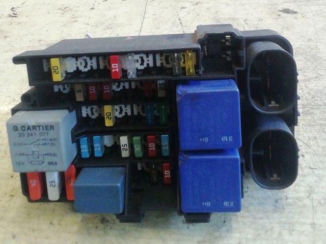 bontott RENAULT FLUENCE Biztosítéktábla Utastér