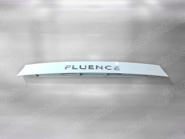 bontott RENAULT FLUENCE Csomagtérajtó Díszléc