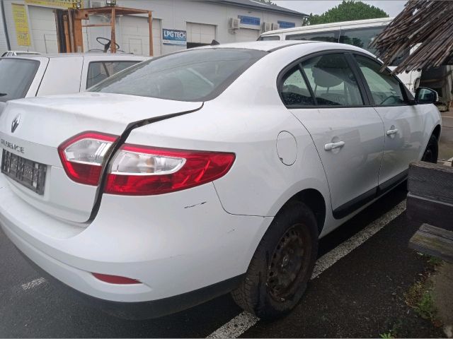 bontott RENAULT FLUENCE Csomagtérajtó Díszléc