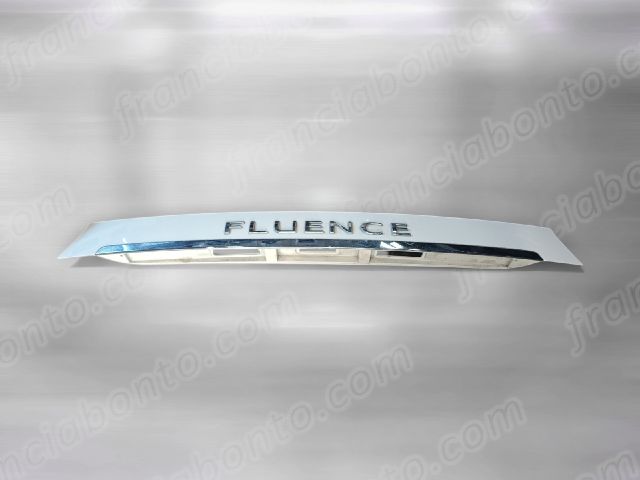 bontott RENAULT FLUENCE Csomagtérajtó Díszléc