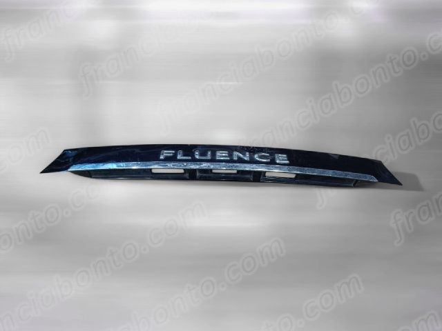 bontott RENAULT FLUENCE Csomagtérajtó Díszléc