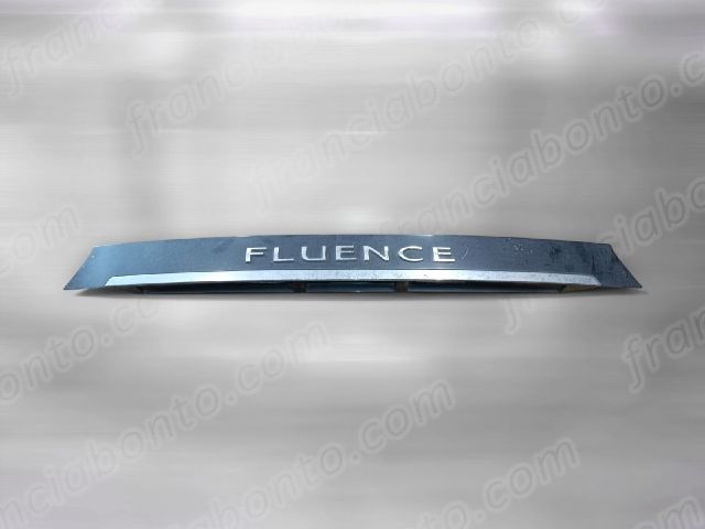 bontott RENAULT FLUENCE Csomagtérajtó Díszléc