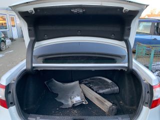 bontott RENAULT FLUENCE Csomagtérajtó Kilincs