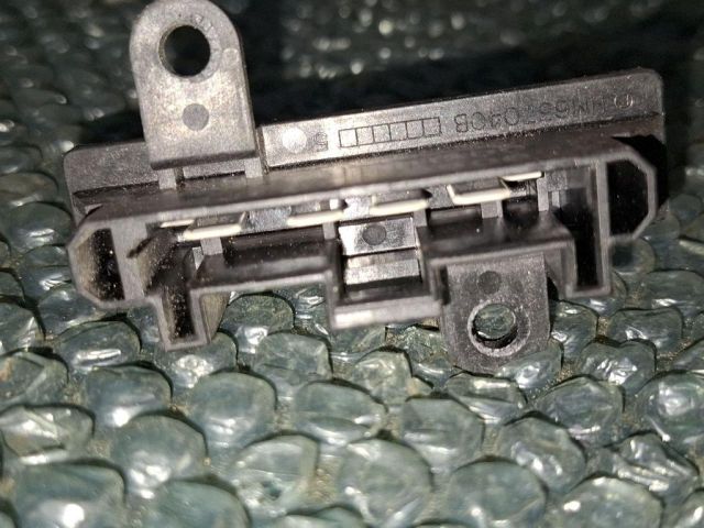 bontott RENAULT FLUENCE Előtét Ellenállás Fűtőmotor