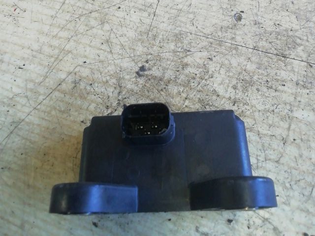 bontott RENAULT FLUENCE Első Középső Ütközés Érzékelő (Homlokfalon)