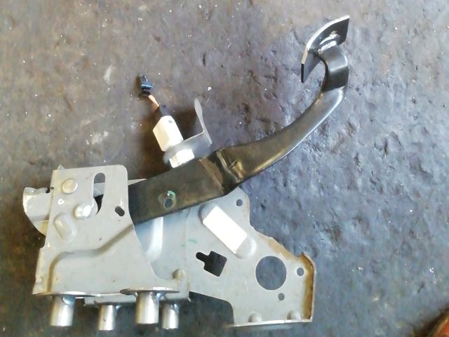 bontott RENAULT FLUENCE Fékpedál