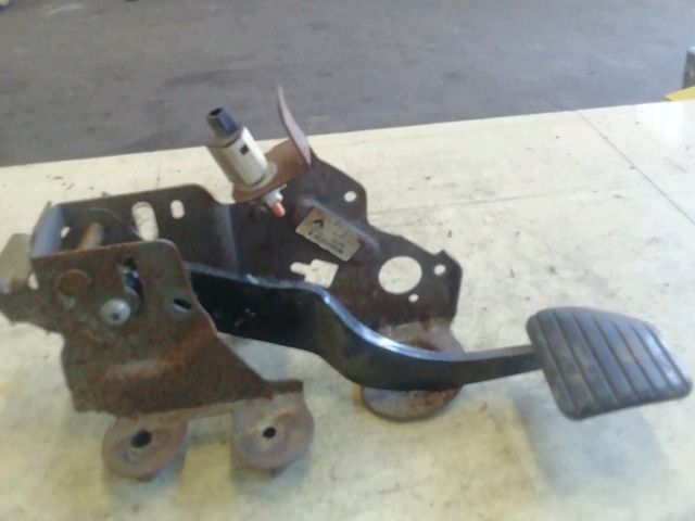 bontott RENAULT FLUENCE Fékpedál