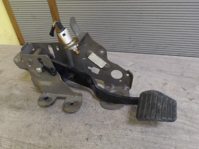 bontott RENAULT FLUENCE Fékpedál