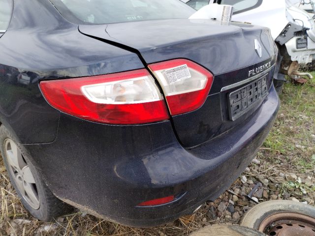 bontott RENAULT FLUENCE Hátsó Lökhárító (Részeivel)