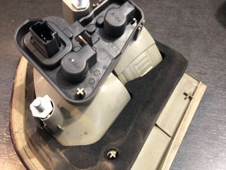 bontott RENAULT FLUENCE Jobb Belső Hátsó Lámpa