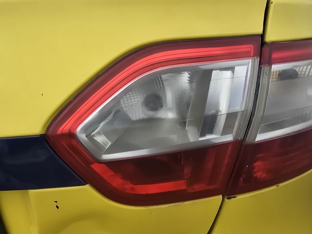 bontott RENAULT FLUENCE Jobb Belső Hátsó Lámpa