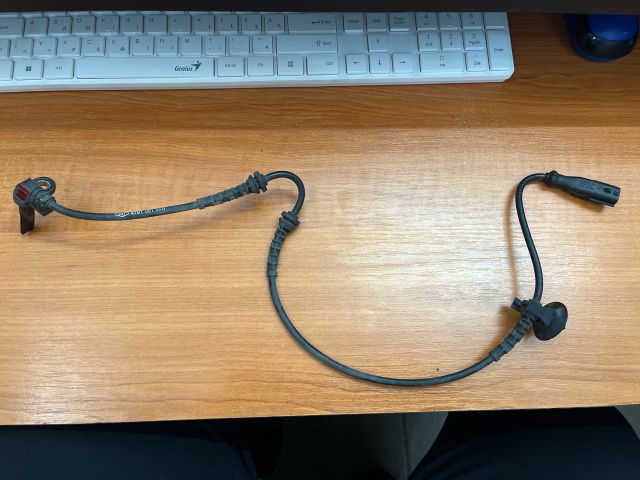 bontott RENAULT FLUENCE Jobb első ABS Jeladó