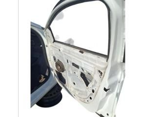 bontott RENAULT FLUENCE Jobb első Ajtó (Üres lemez)